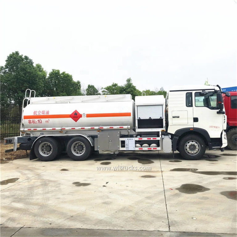 6x4 HOWO 18000 liters aviation refueler truck