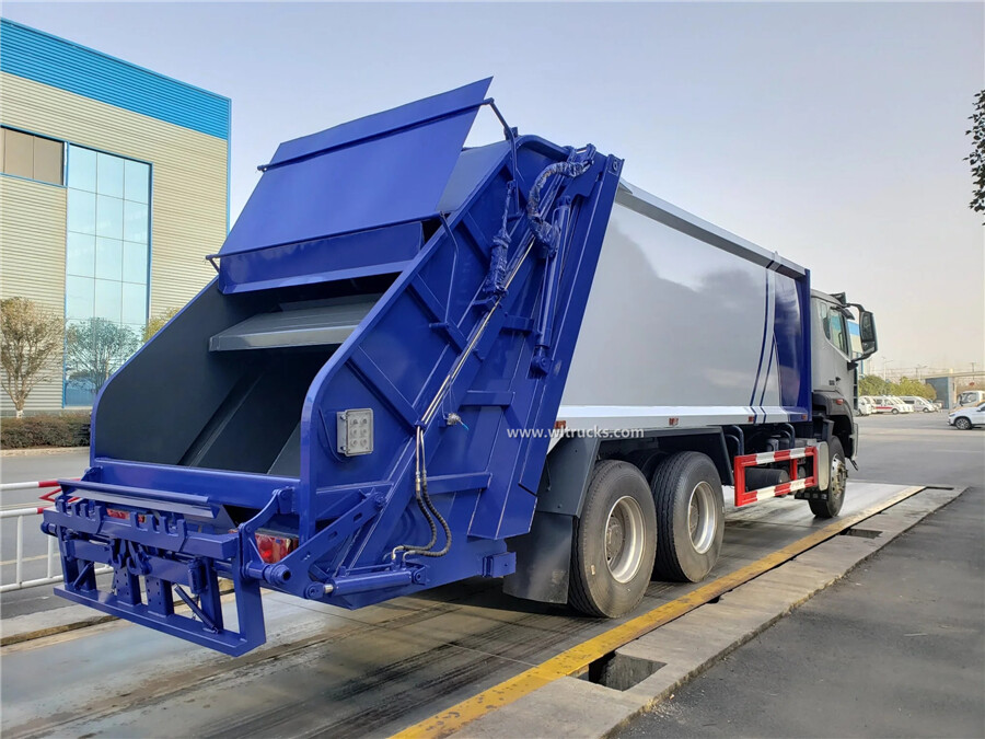 10 tire Sinotruk Haohan 16000L compactor trash truck