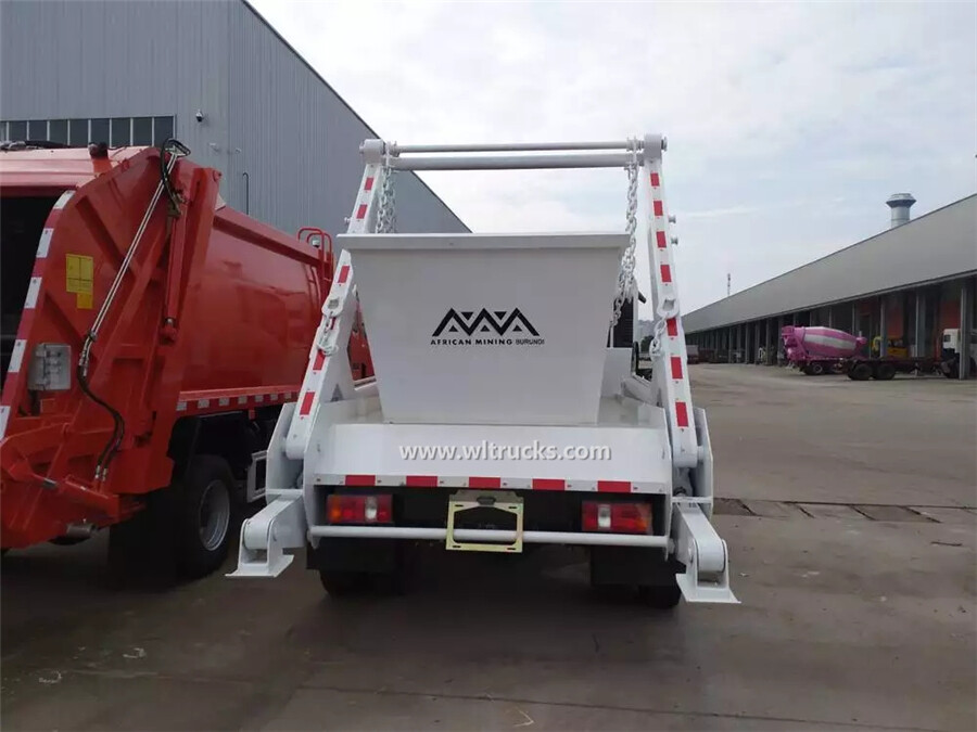 Howo 5 ton swing arm skip loading garbage truck