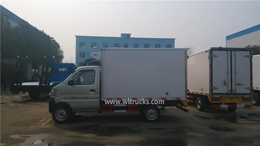 4 tyre Changan gasoline 2.9m cooling truck