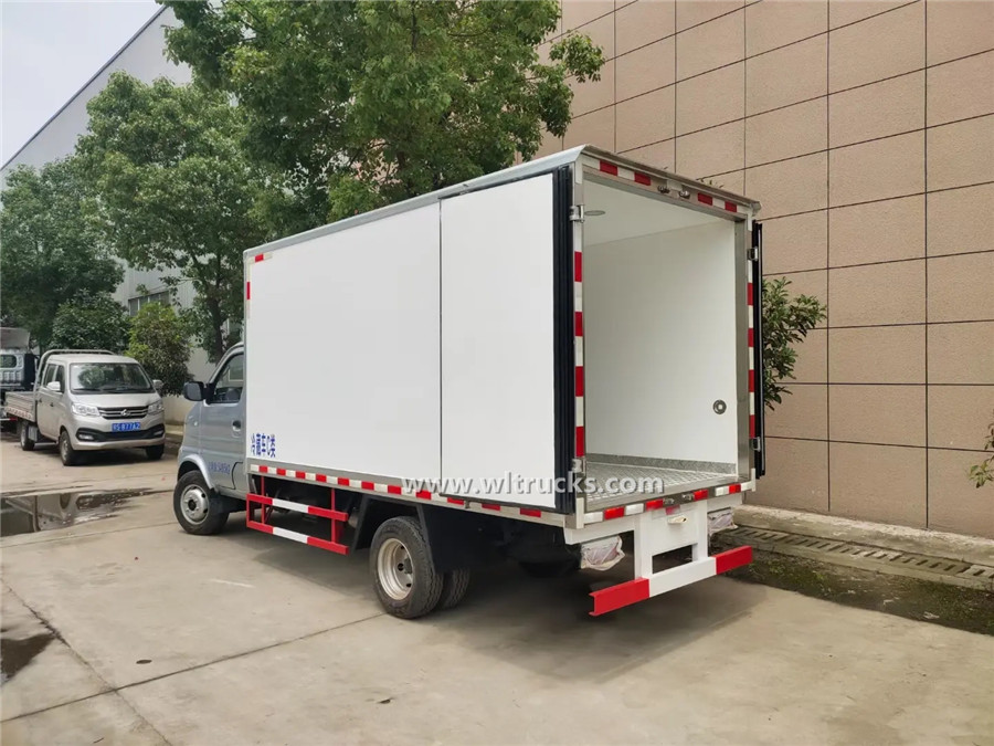 4x2 Changan Shenqi petrol small refrigerator box truck