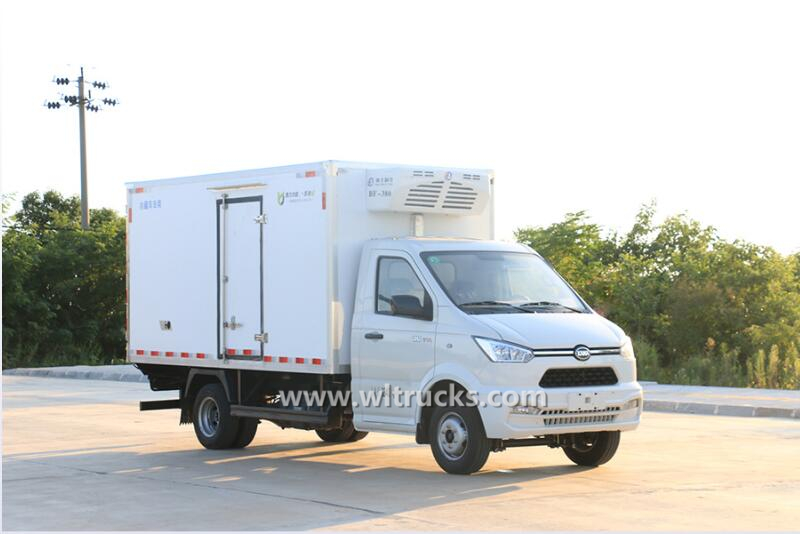 4x2 Kama gasoline mini frozen food truck