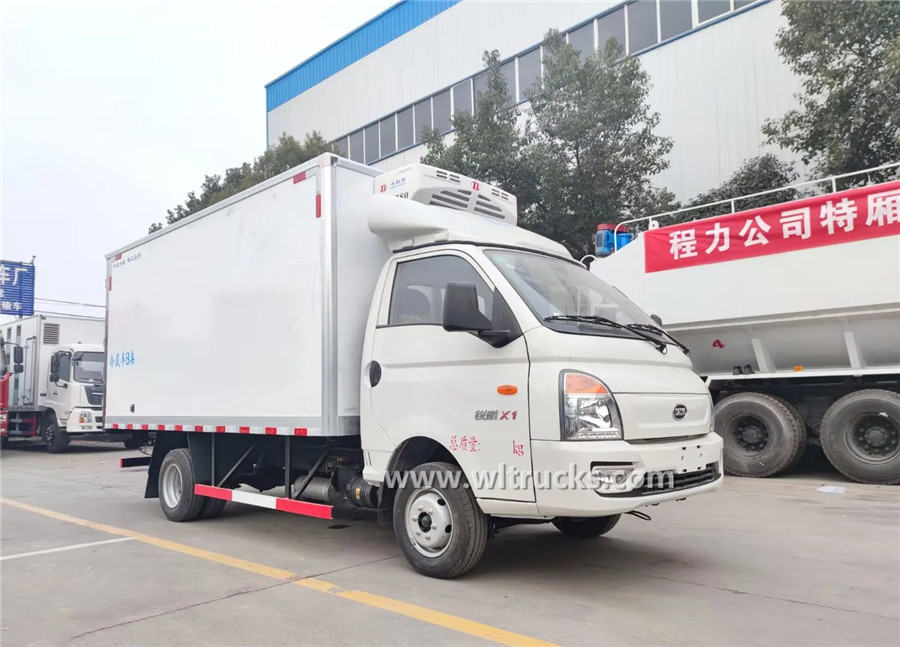 6 wheel KAMA petrol 12m3 cold delivery truck