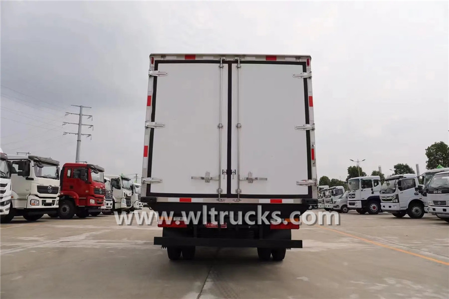 Dayun 4 meters reefer truck