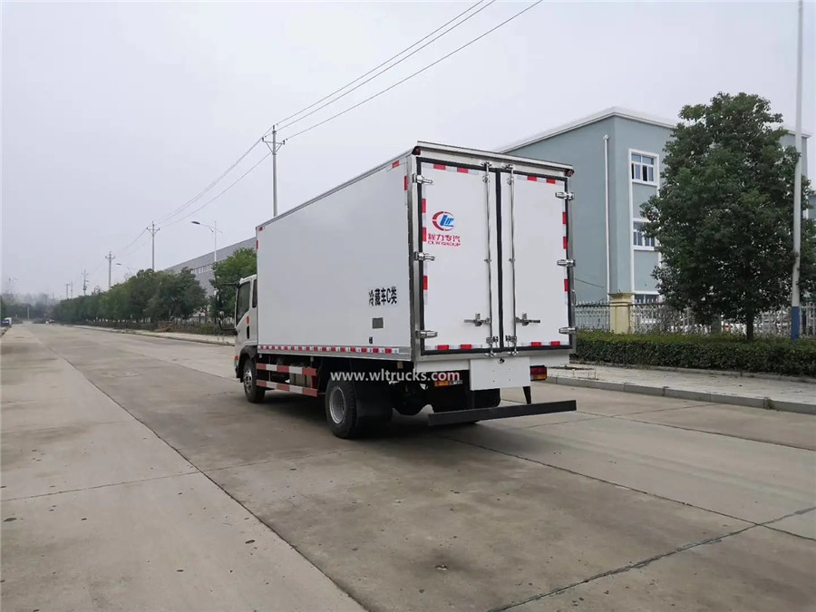 Dayun 5 tonne refrigerator box truck