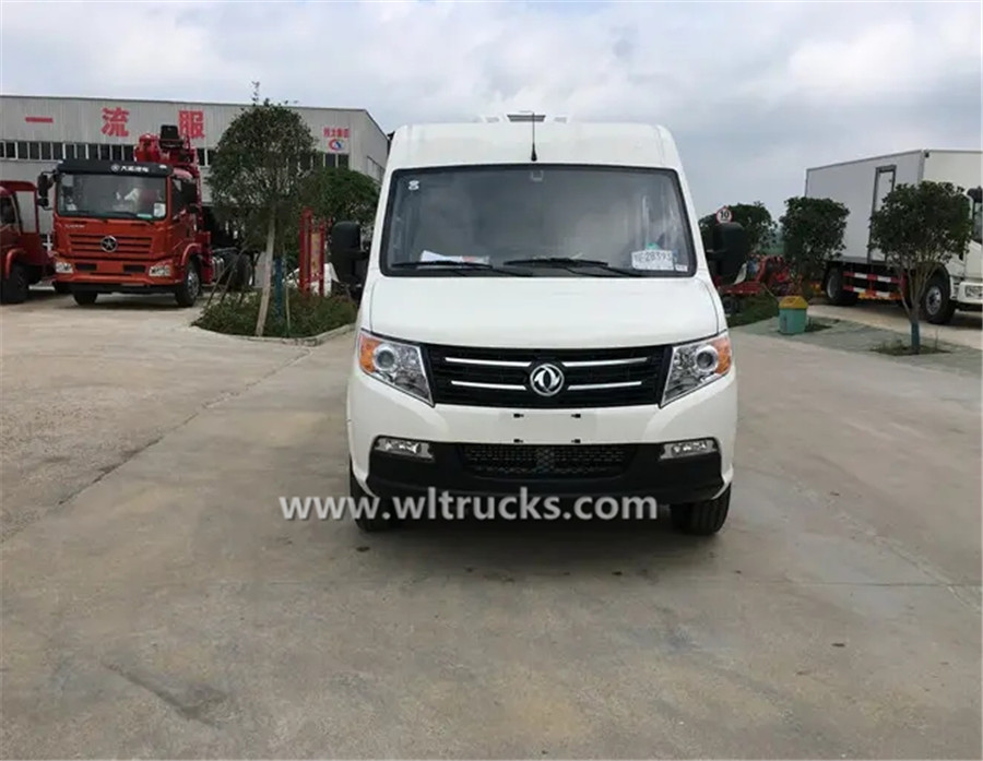 Dongfeng Mnibus diesle refrigerator storage van