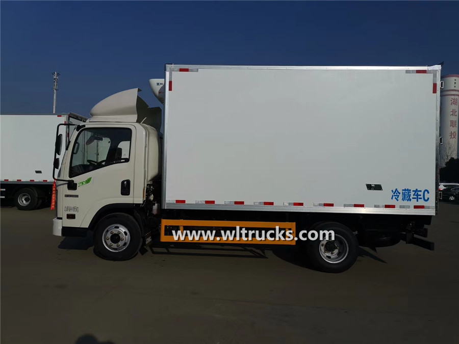 ISUZU JDMC 4 ton freezer food transport truck