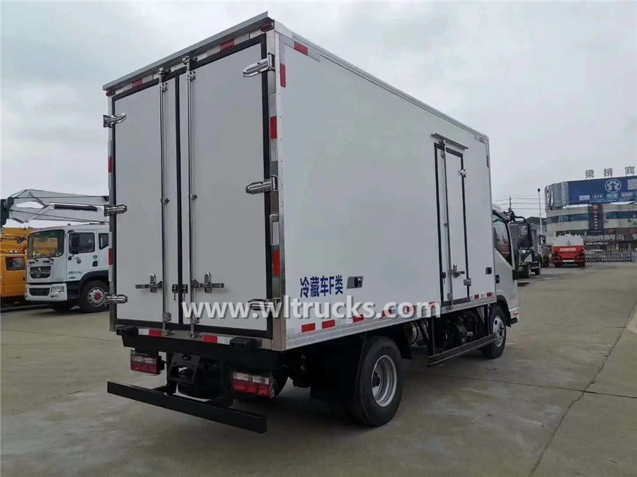 JAC Shuailing 5mt refrigerated medium truck