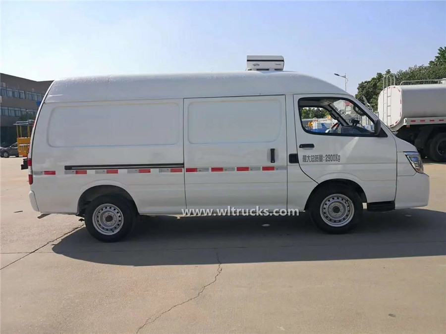 Jinbei Haise minibus cold chain van