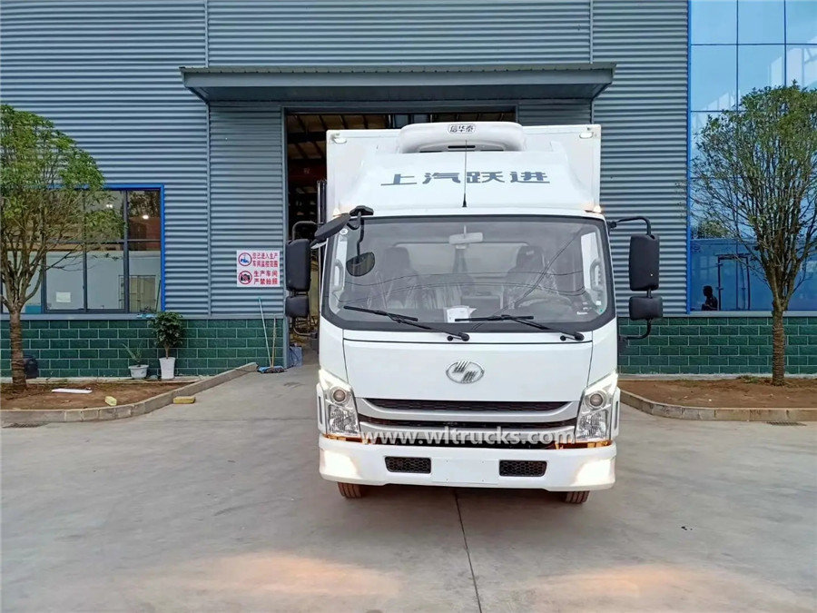 SAIC Yuejin 5 ton refrigeration equipment truck