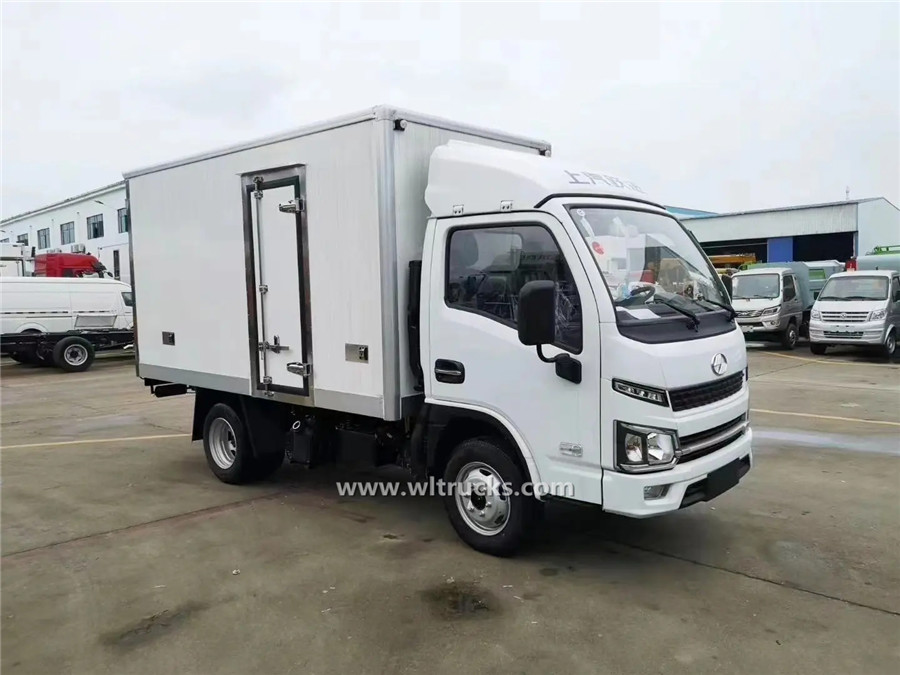 SAIC Yuejin diesel refrigerated small trucks