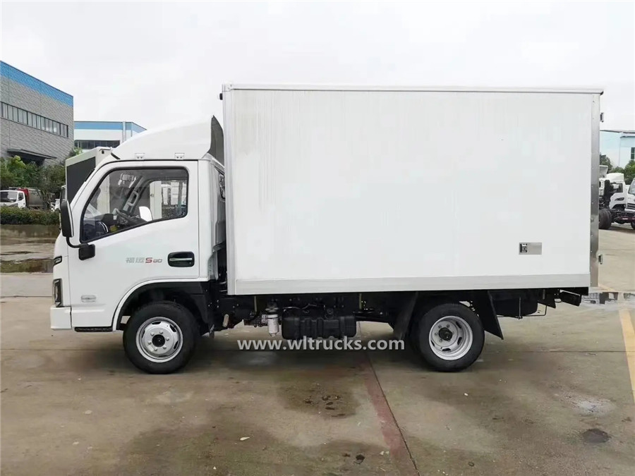 SAIC Yuejin diesel small frozen truck