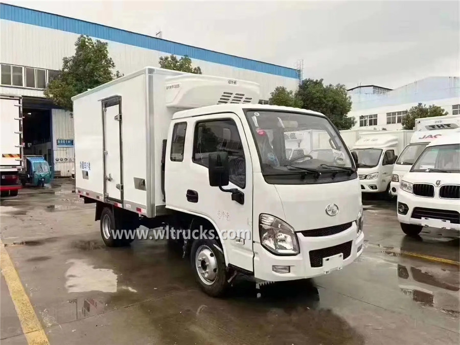 SAIC Yuejin small cooling box truck