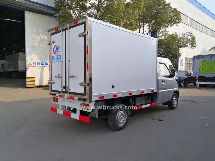 SGMW mini gasoline 1mt refrigerator freezer truck