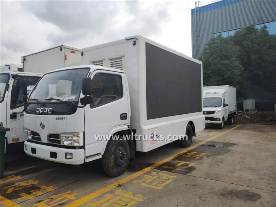 Dongfeng 6.8 Square meter outdoor led truck