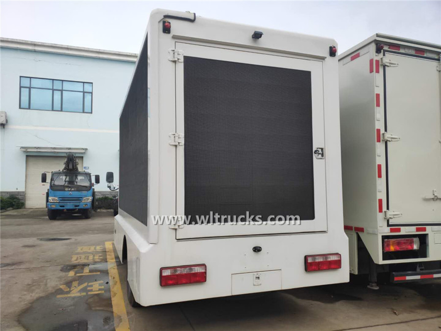 Dongfeng 6.8㎡ led stage truck