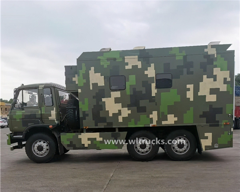 Dongfeng Off-road mobile restaurant food truck